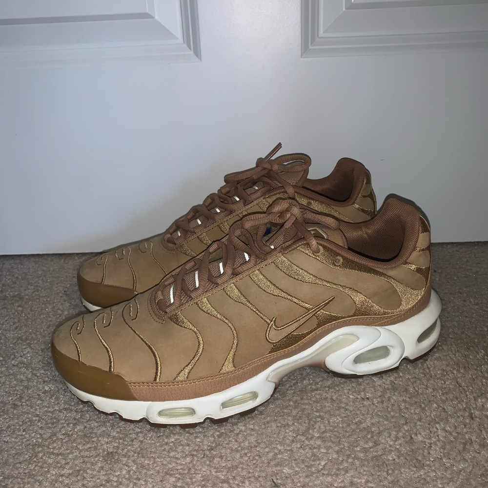 Nike Air Max Plus TN Flax Wheat (Size 10)